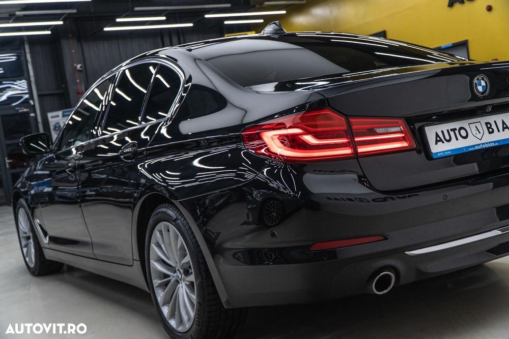 BMW Seria 5 530e iPerformance Aut. Luxury Line - 32