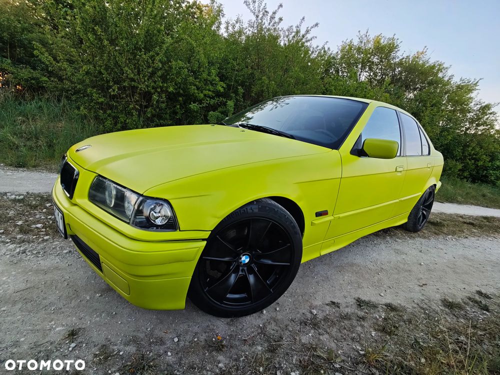 BMW Seria 3 318i - 4