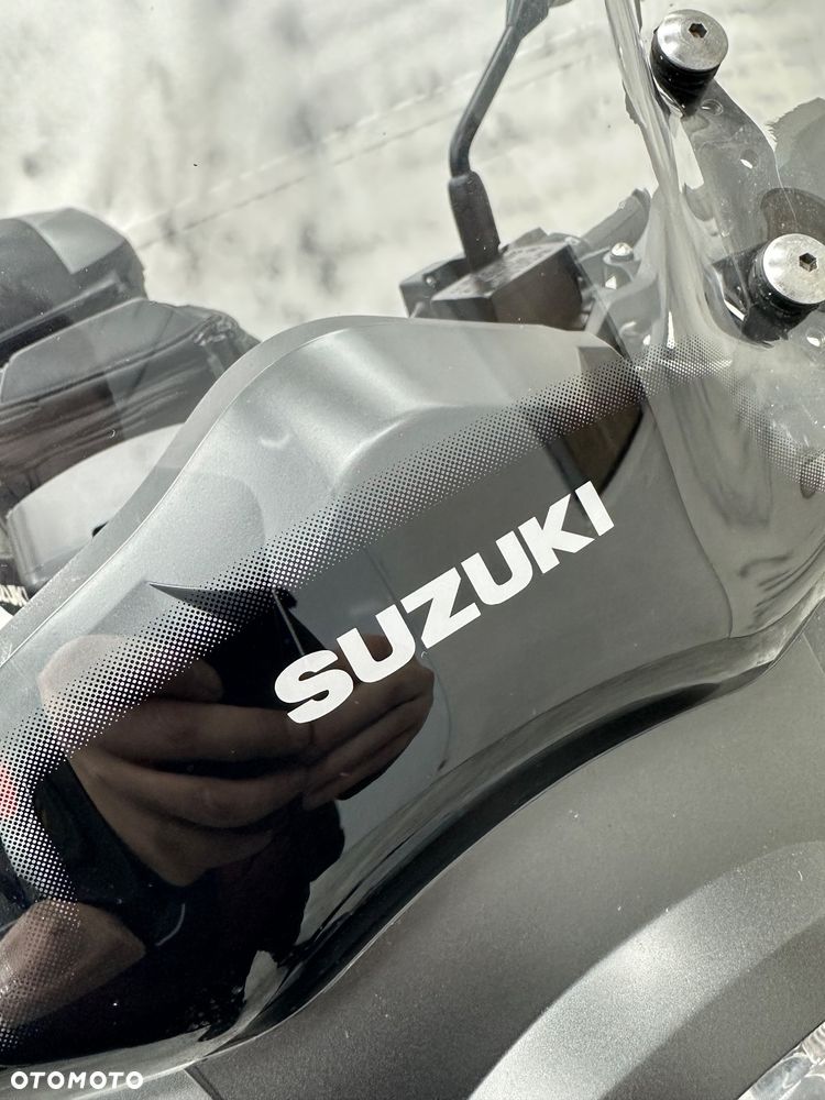 Suzuki V-STROM - 25