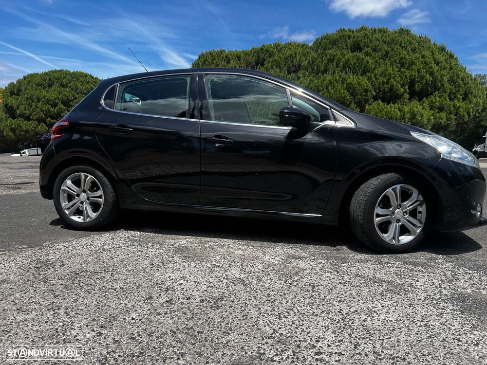 Peugeot 208 - 19
