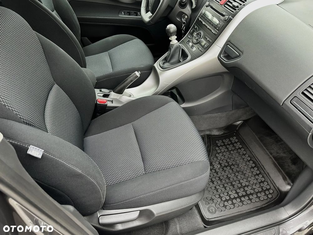 Toyota Auris 1.4 D-4D Premium - 9