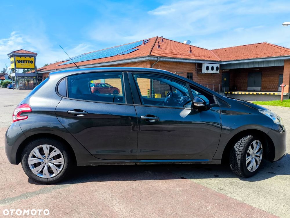 Peugeot 208 - 3