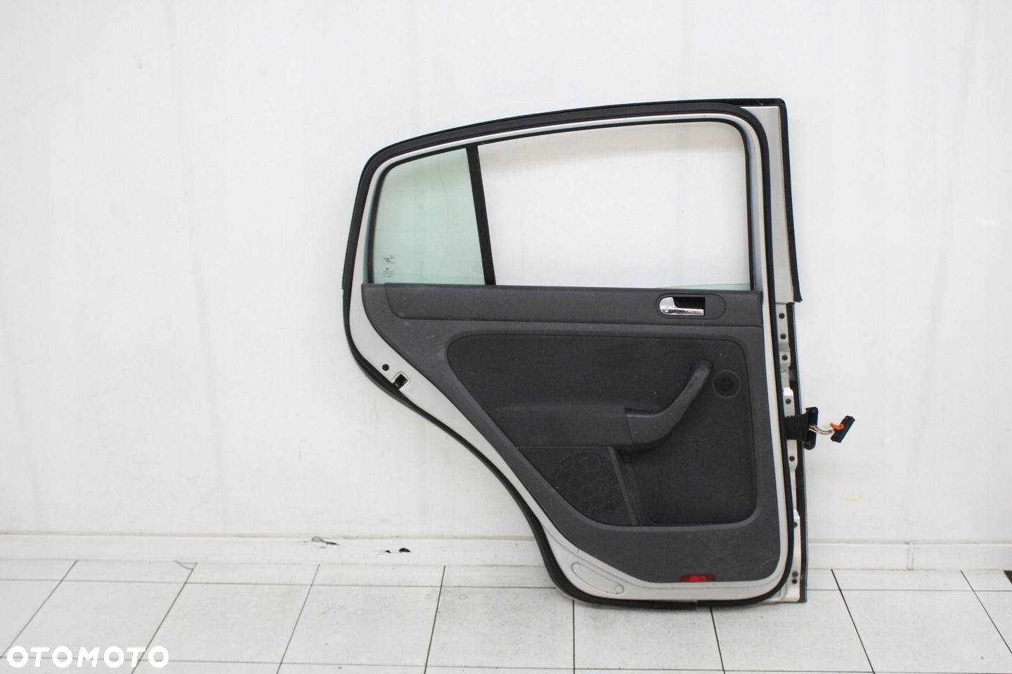 DRZWI LEWE TYLNE LEWY TYŁ VOLKSWAGEN VW GOLF PLUS 05R- LA7W - KOD LAKIERU - 8