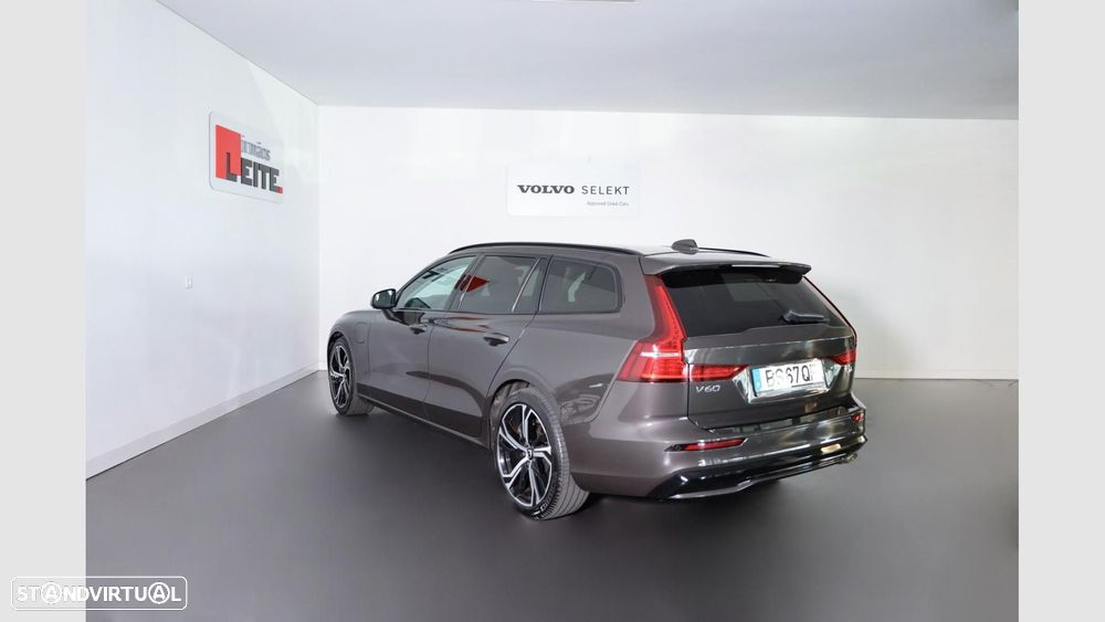 Volvo V60 2.0 T6 AWD TE Plus Dark — fotografia 18