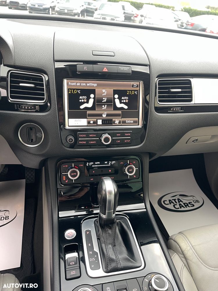 Volkswagen Touareg 3.0 V6 TDI BMT - 36