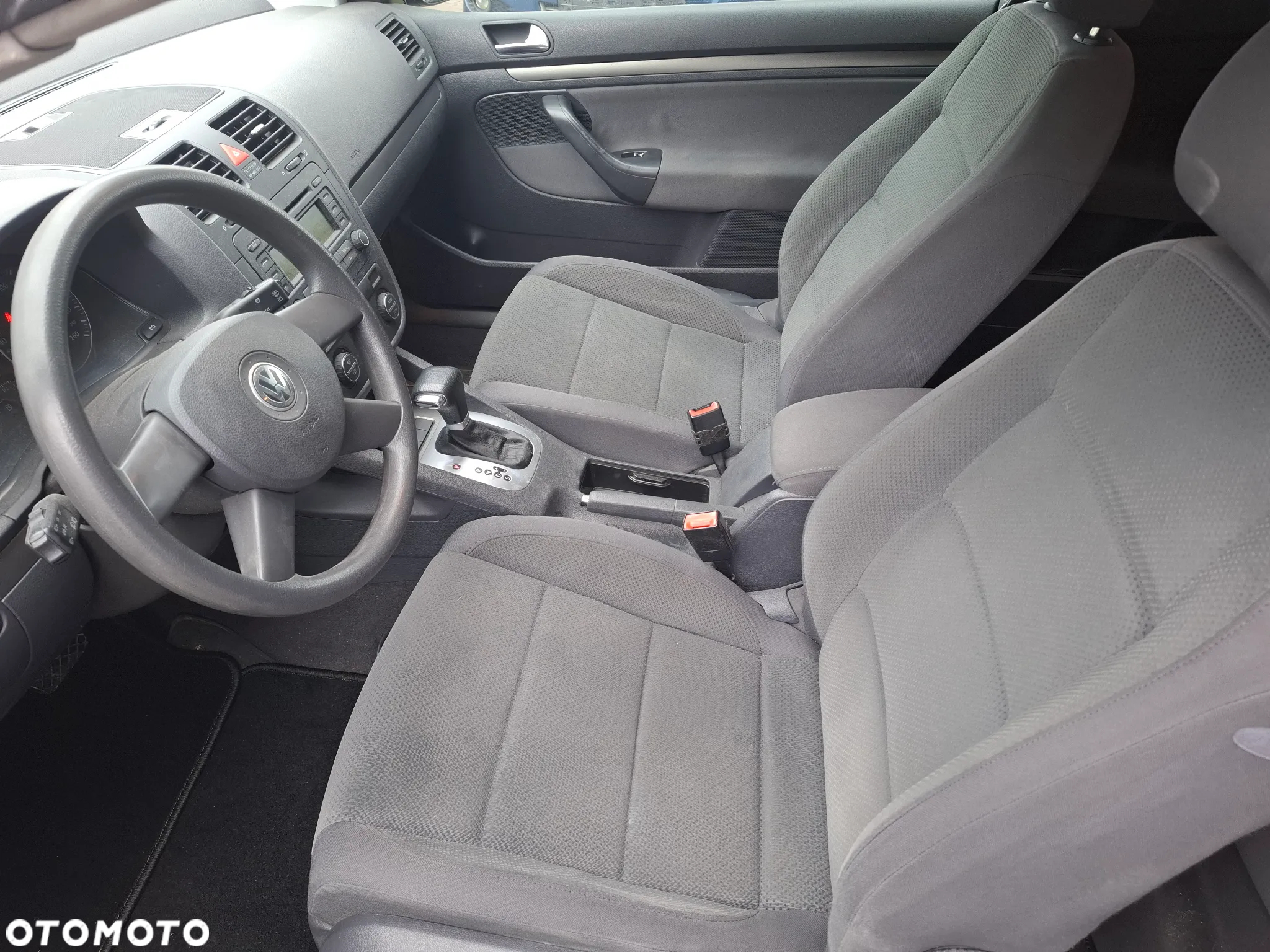 Volkswagen Golf 2.0 TDI DPF BlueMotion Technology DSG Comfortline - 29