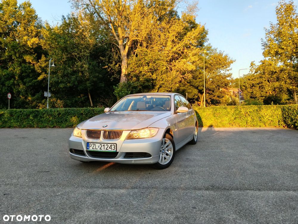 BMW Seria 3 320i - 1