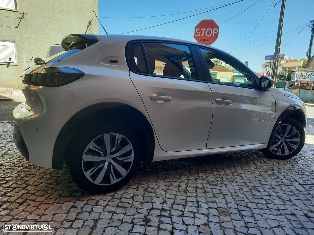 Peugeot e-208 Active — fotografia 6