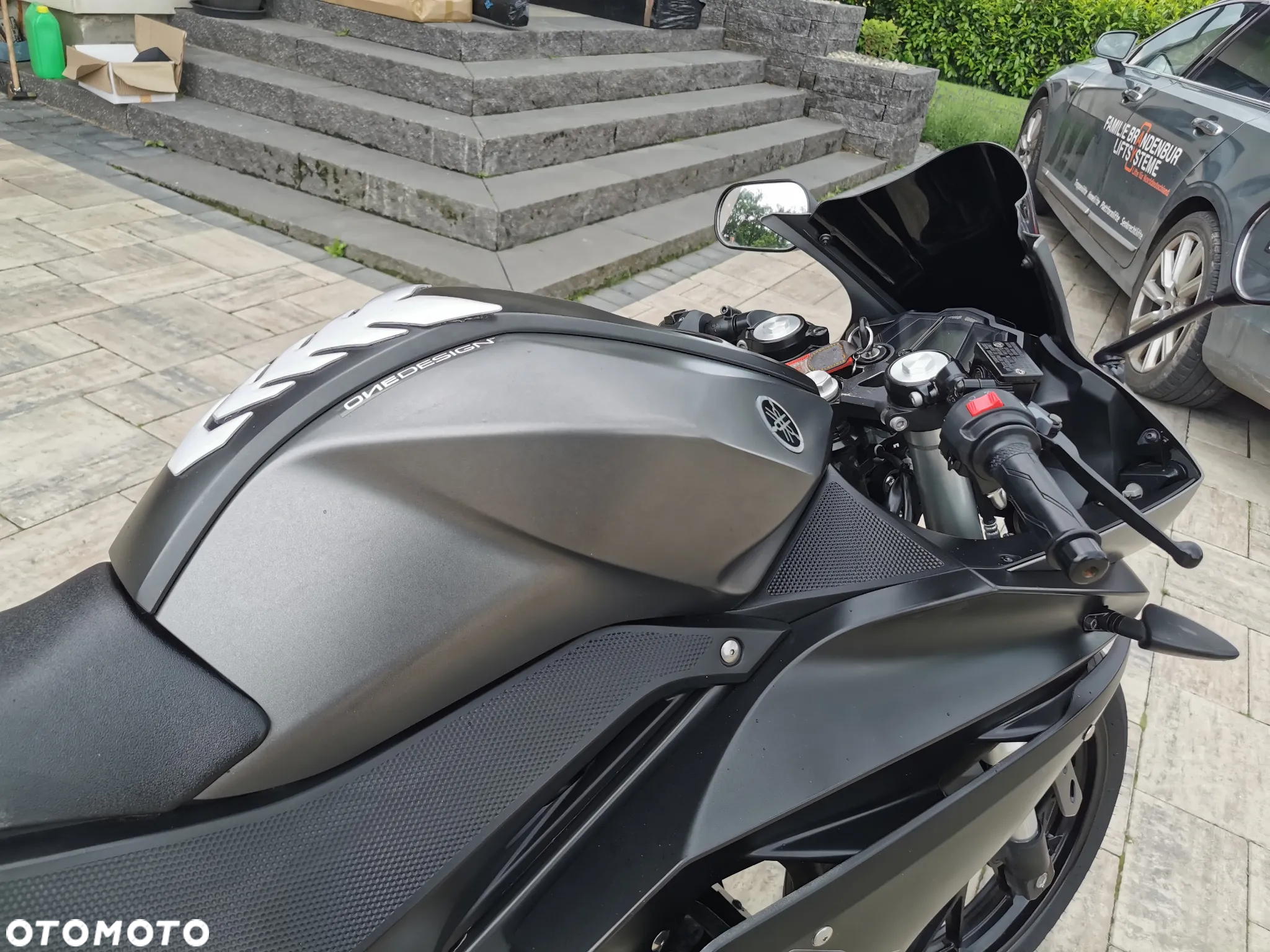 Yamaha YZF - 20
