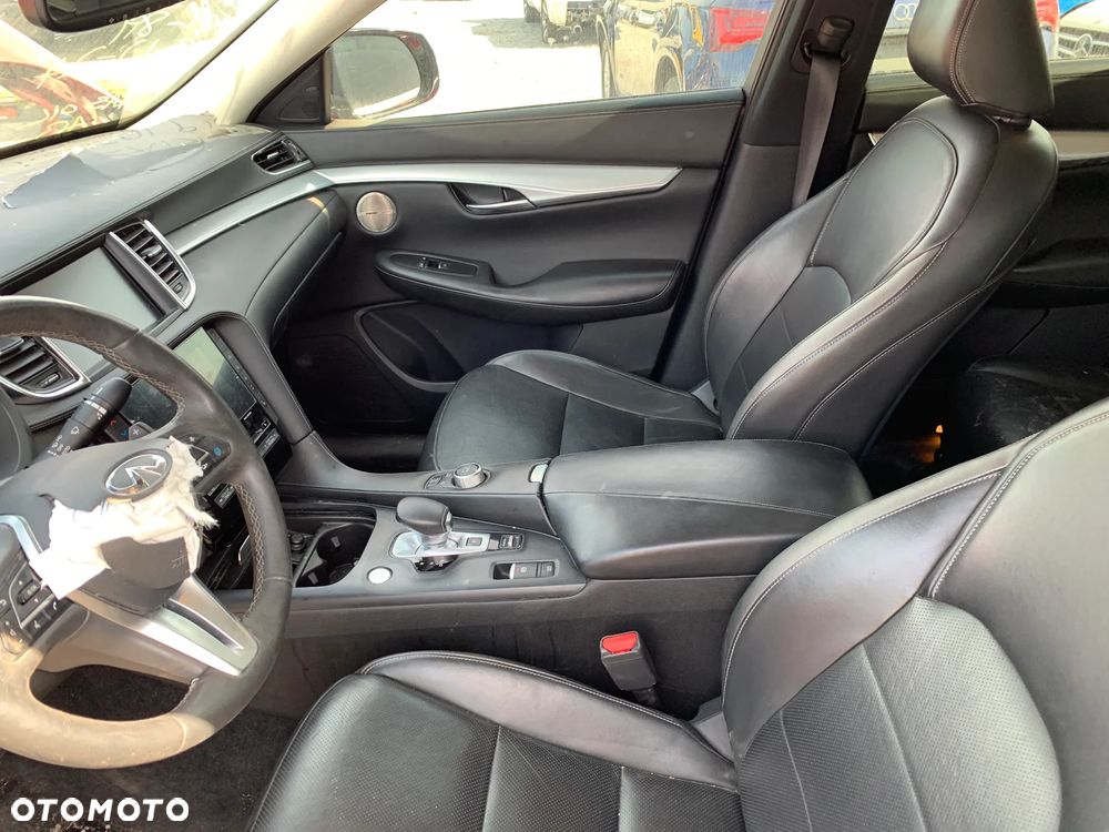 Infiniti QX50 - 10