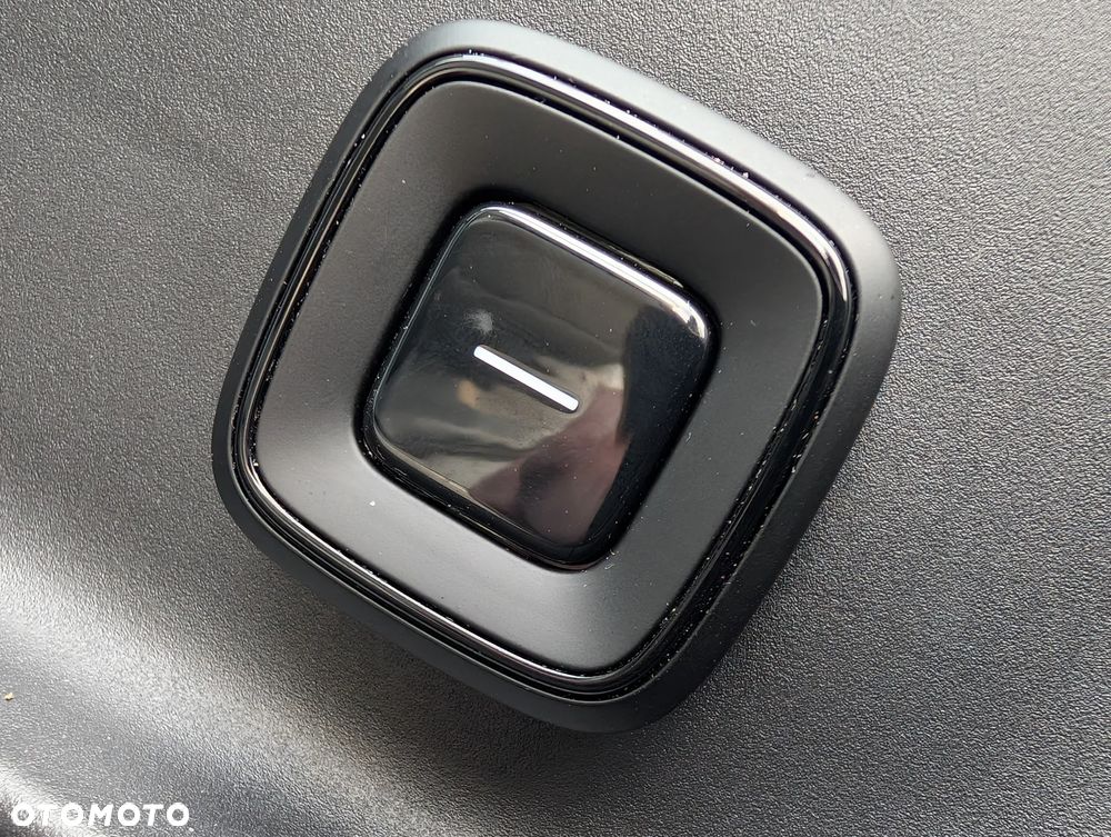 Volvo EX30 Twin Motor Performance AWD Ultra - 27