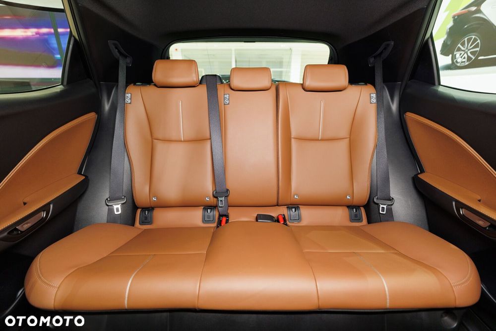 Lexus LBX 1.5 Hybrid Relax AWD - 16