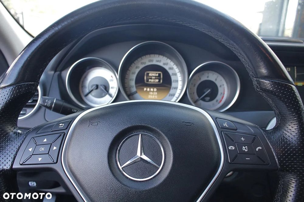 Mercedes-Benz Klasa C 180 CGI Automatik BlueEFFICIENCY Avantgarde - 5