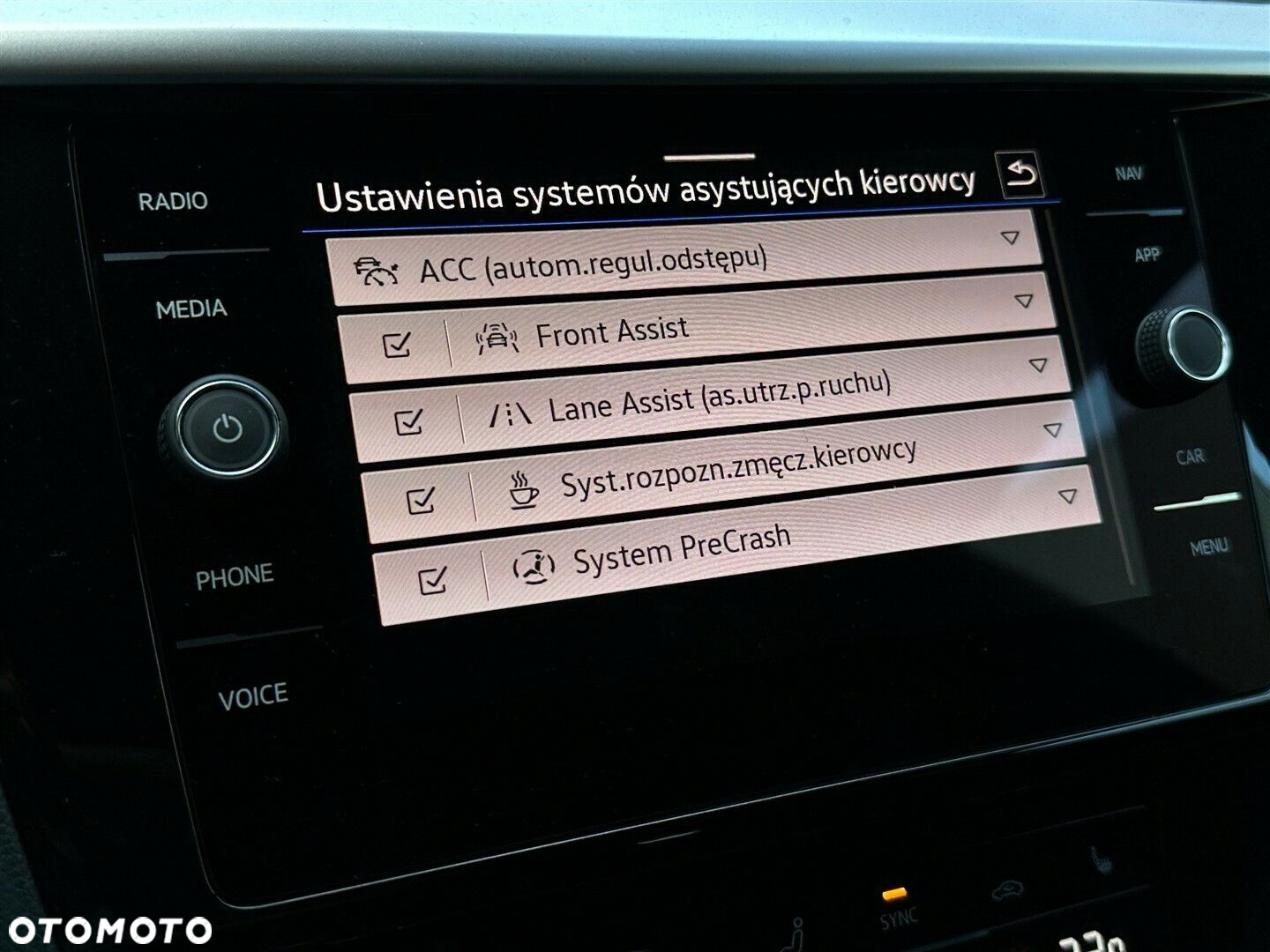 Volkswagen Arteon 2.0 TSI R-Line DSG - 27