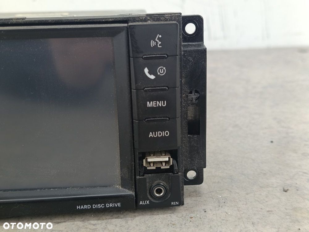 RADIO FABRYCZNE DODGE GRAND CARAVAN P05064245AK SIRIUS  6825/6826 - 4