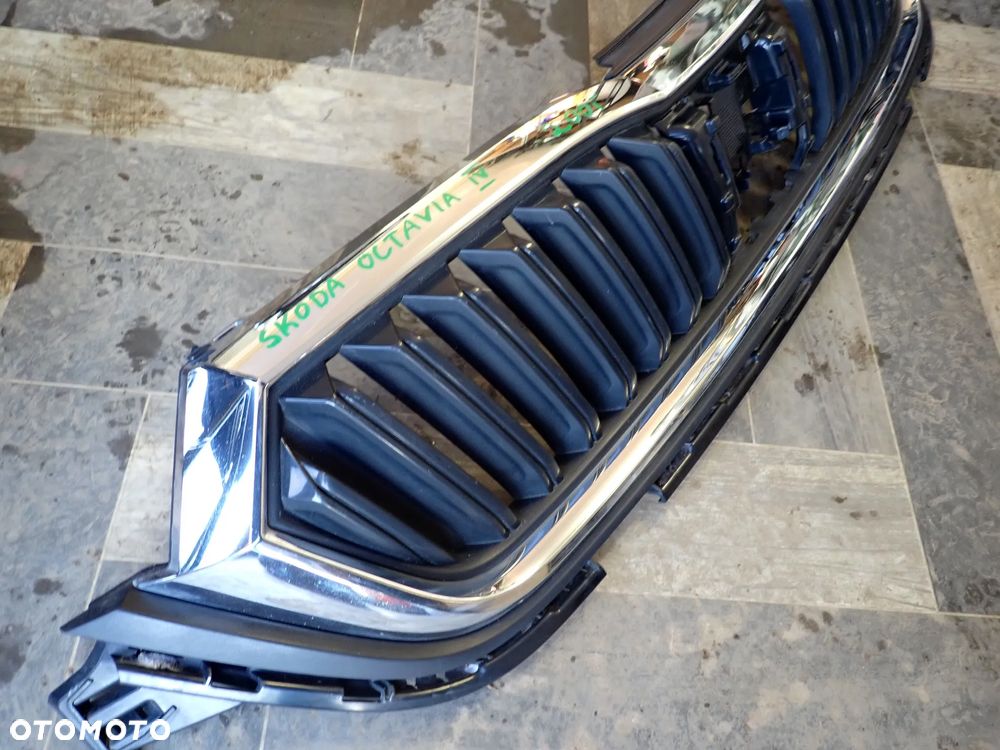 SKODA OCTAVIA IV GRILL - 4