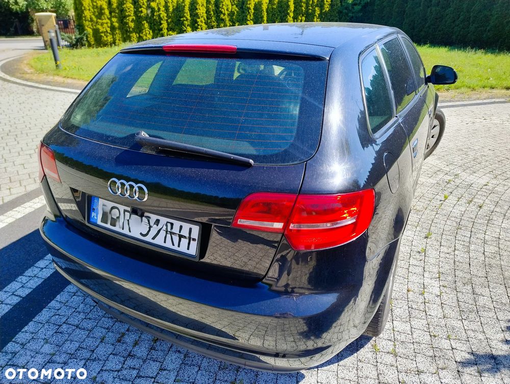 Audi A3 Sportback 1.6 TDI Ambiente - 2