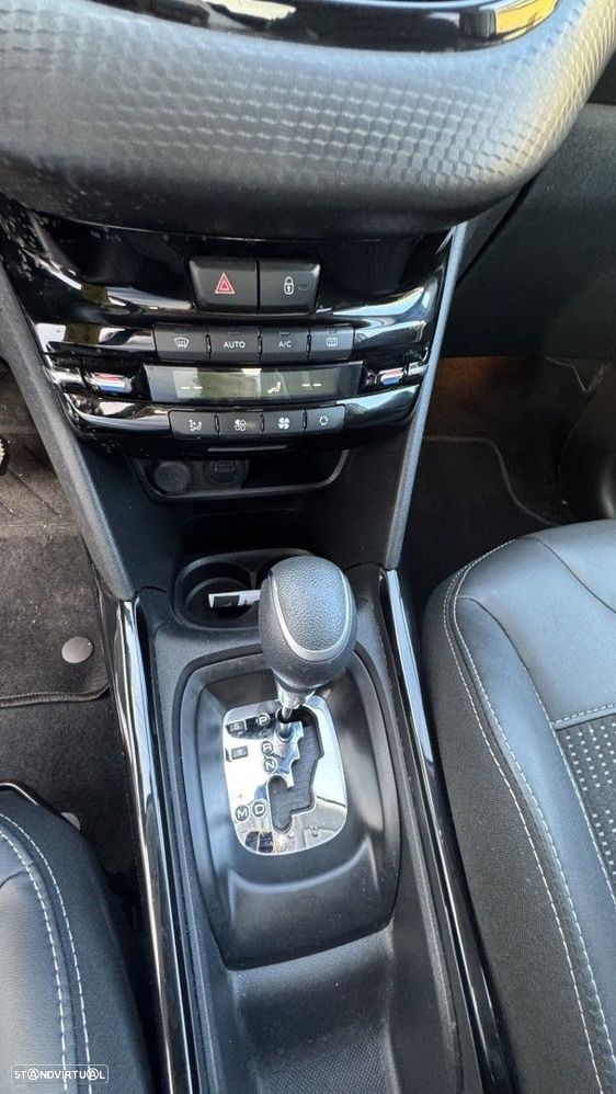 Peugeot 2008 1.2 PureTech Allure EAT6 - 16
