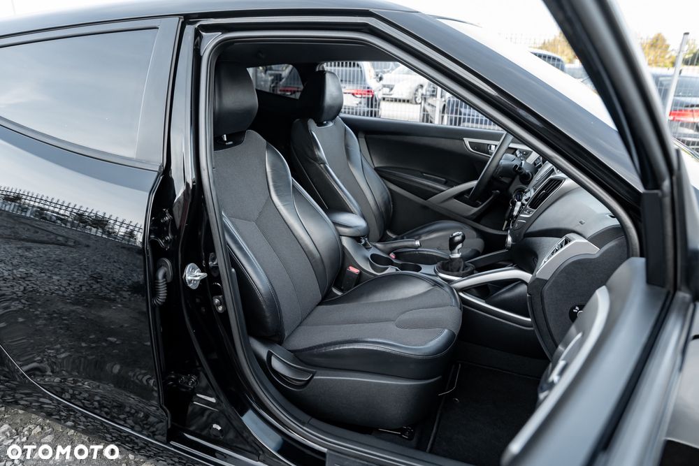 Hyundai Veloster 1.6 Premium - 30