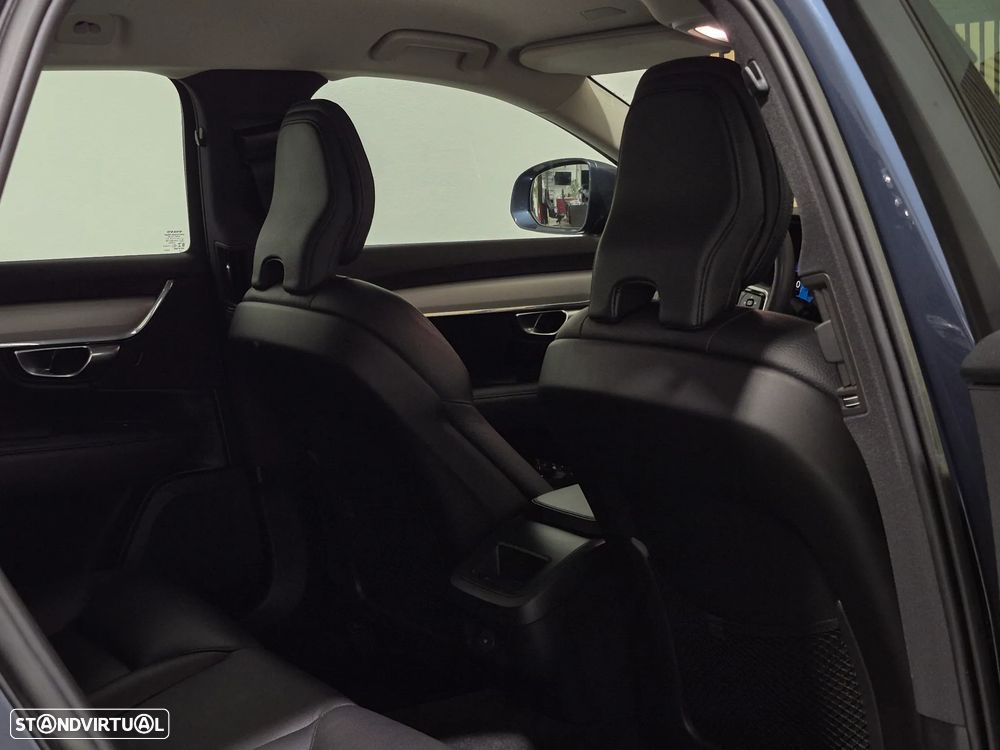 Volvo V90 Cross Country 2.0 B5 Plus AWD - 47