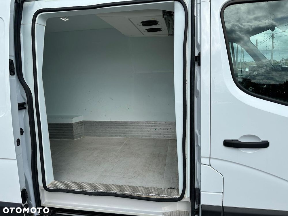 Nissan NV400 - 22