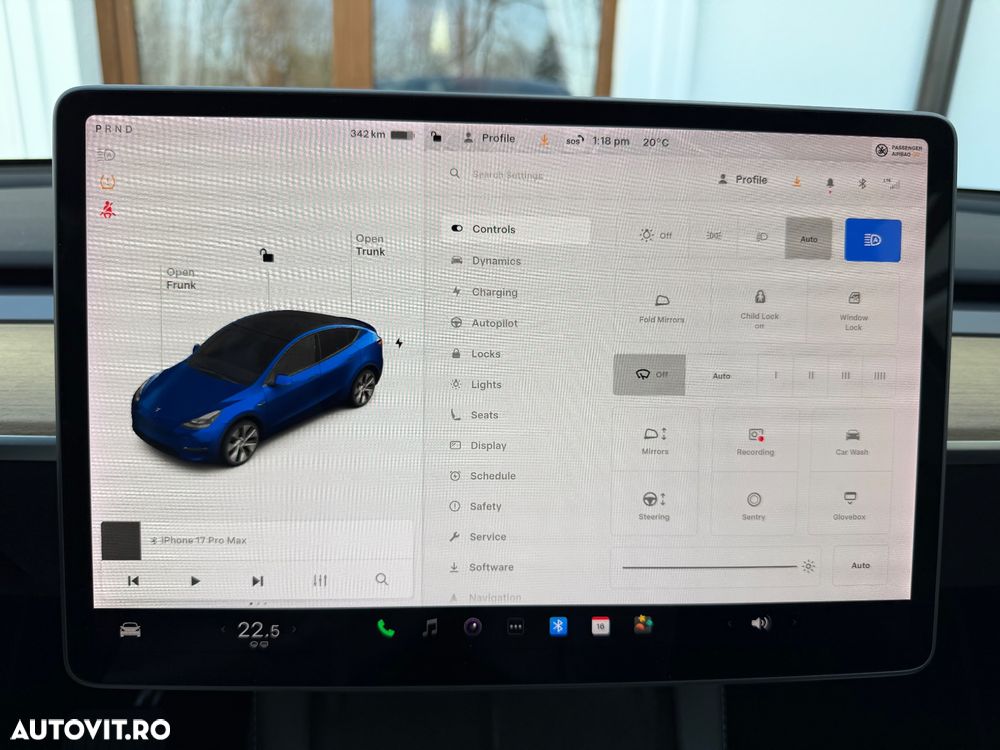 Tesla Model Y - 33