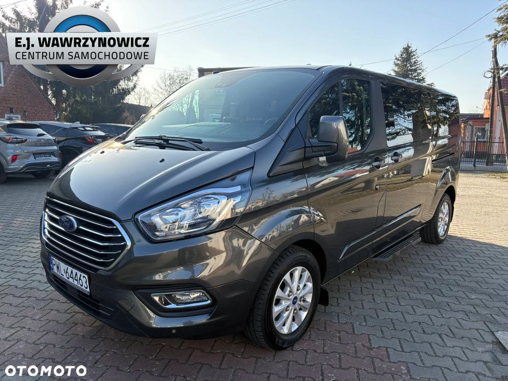 Ford Tourneo Custom - 1