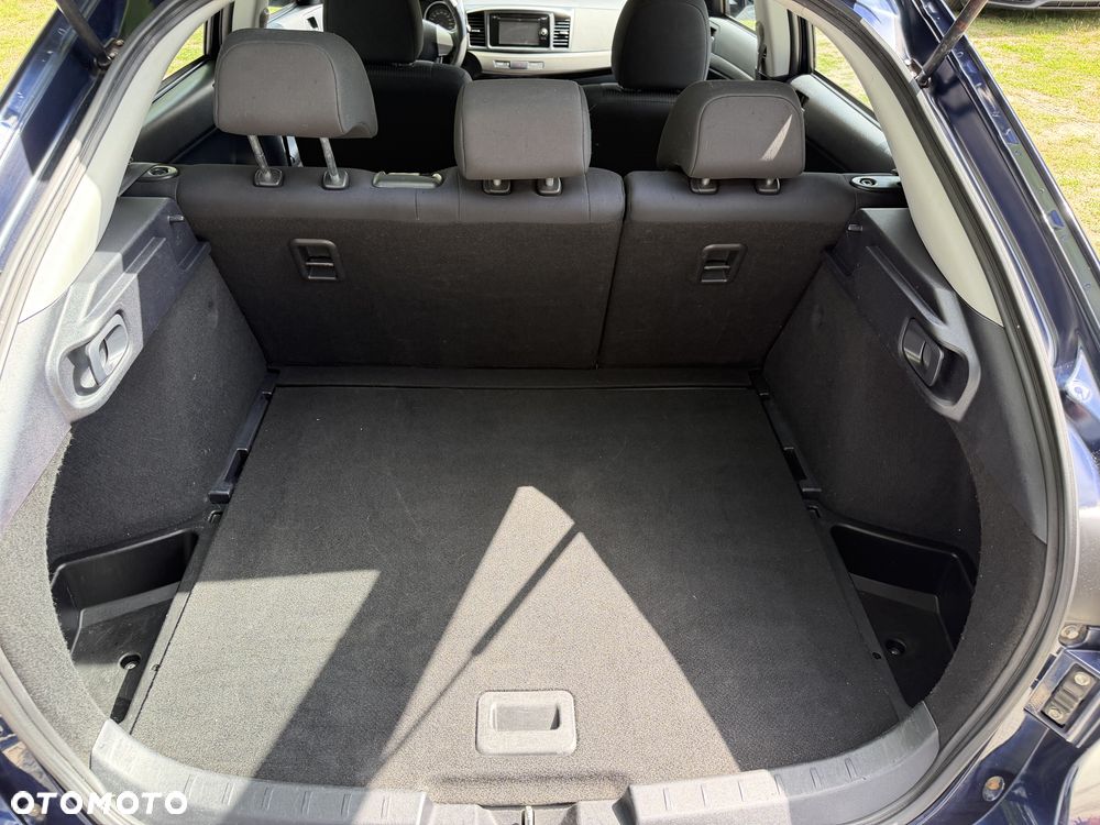 Mitsubishi Lancer 1.6 Invite - 17