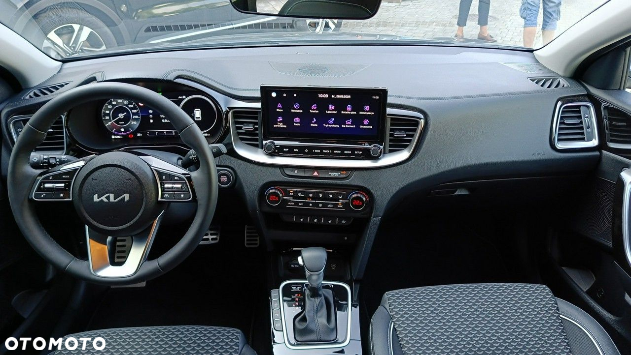 Kia Ceed - 16