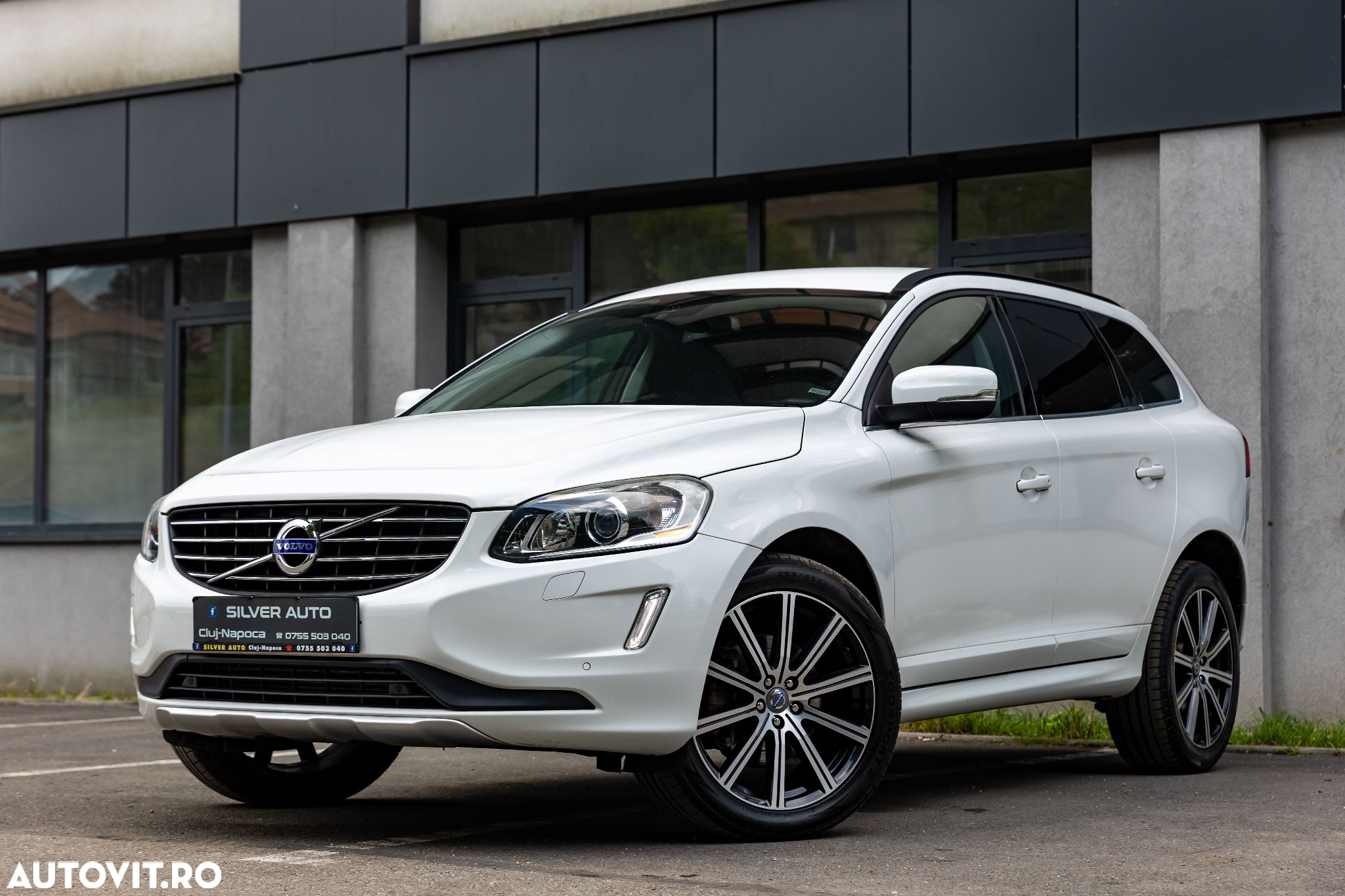 Volvo XC 60 D4 Geartronic Momentum Pro - 3