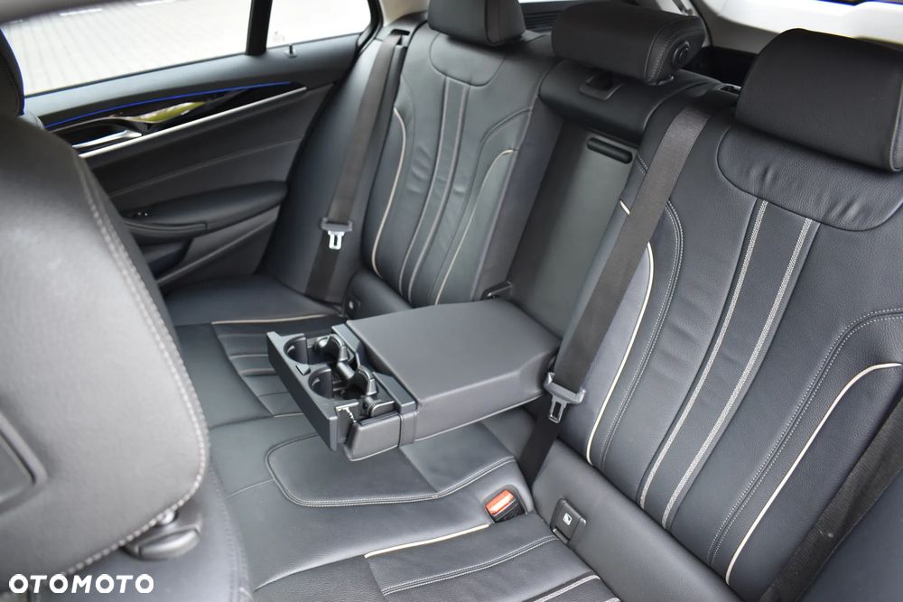 BMW Seria 5 518d Sport Line sport - 19