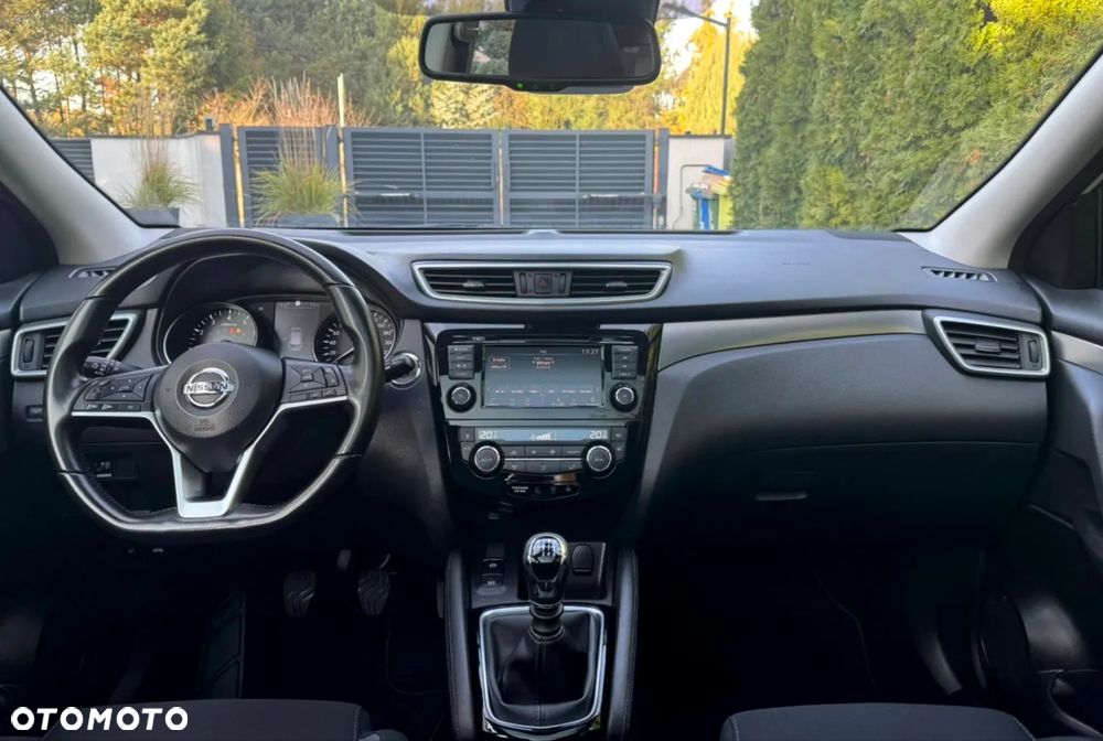 Nissan Qashqai 1.3 DIG-T TEKNA - 25