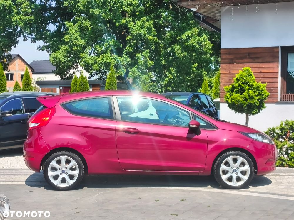 Ford Fiesta 1.25 Ghia - 23