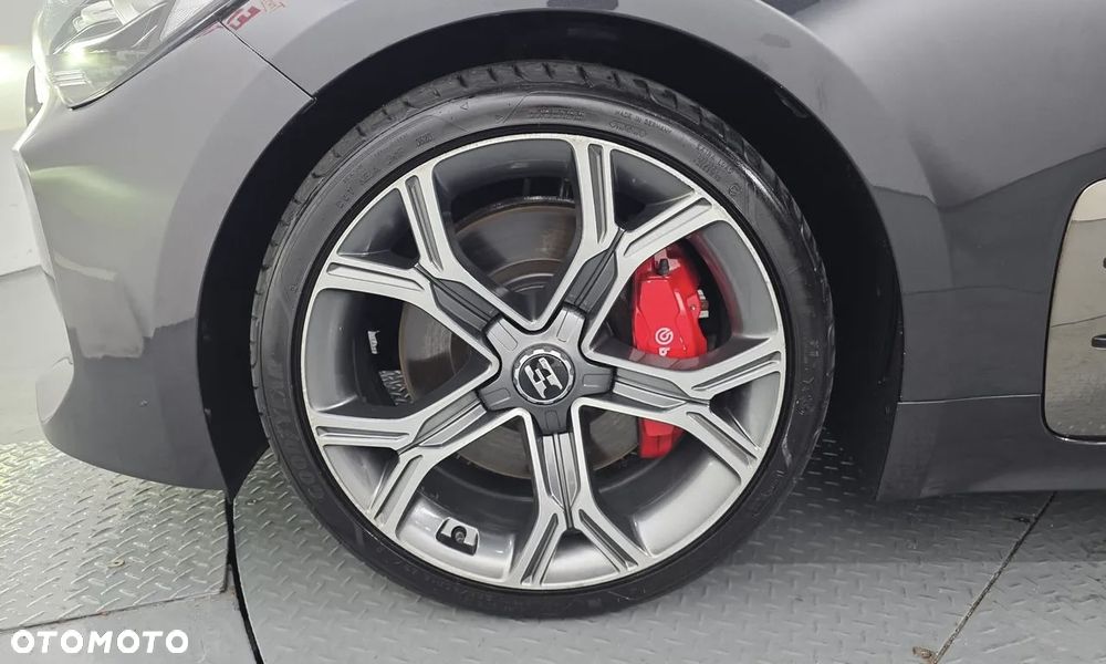 Kia Stinger - 6