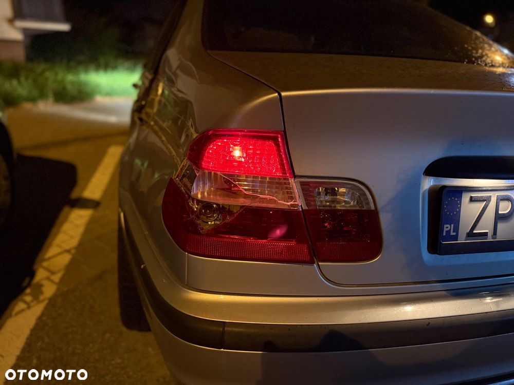 BMW Seria 3 318i - 8