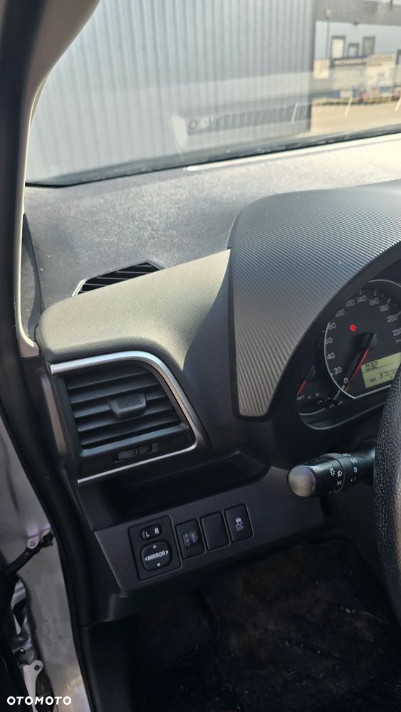 Toyota Verso S 1.33 VVT-i Life - 11