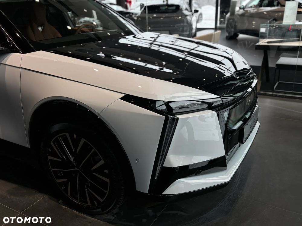 DS Automobiles N°8 - 12