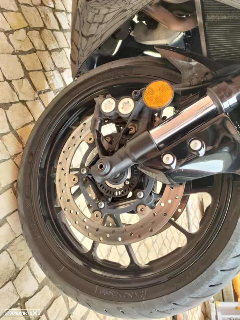 Yamaha YZF 01 - 5