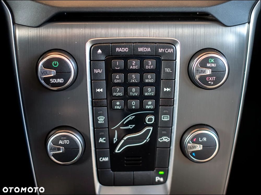 Volvo V40 D2 Summum - 26