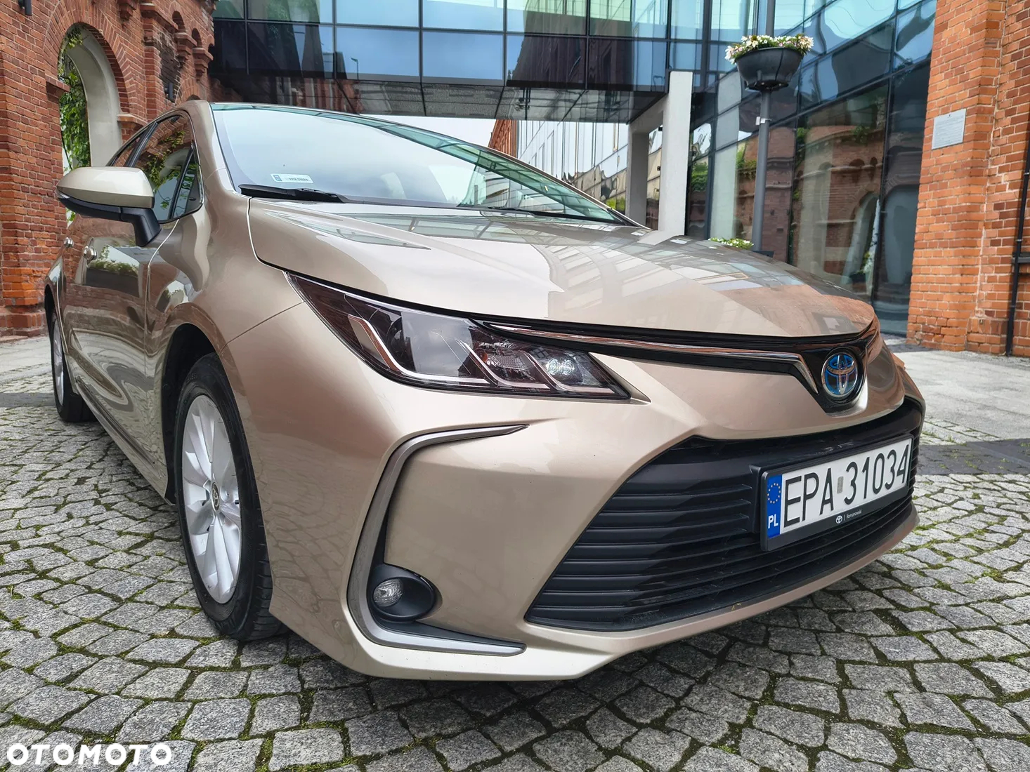 Toyota Corolla 1.8 Hybrid Comfort - 2