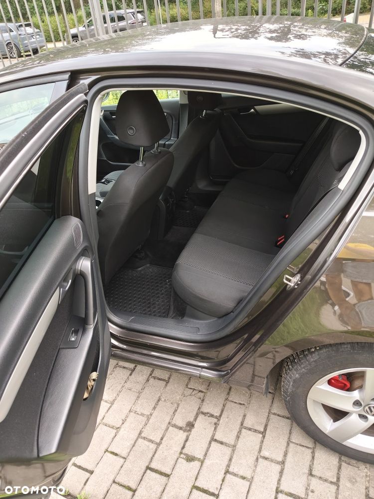 Volkswagen Passat - 6