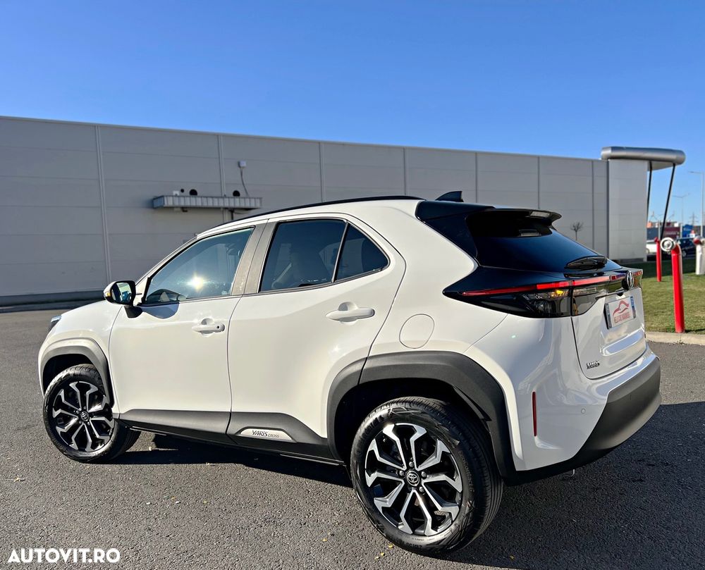 Toyota Yaris Cross 1.5 VVT-i HSD 4x2 Dynamic - 17