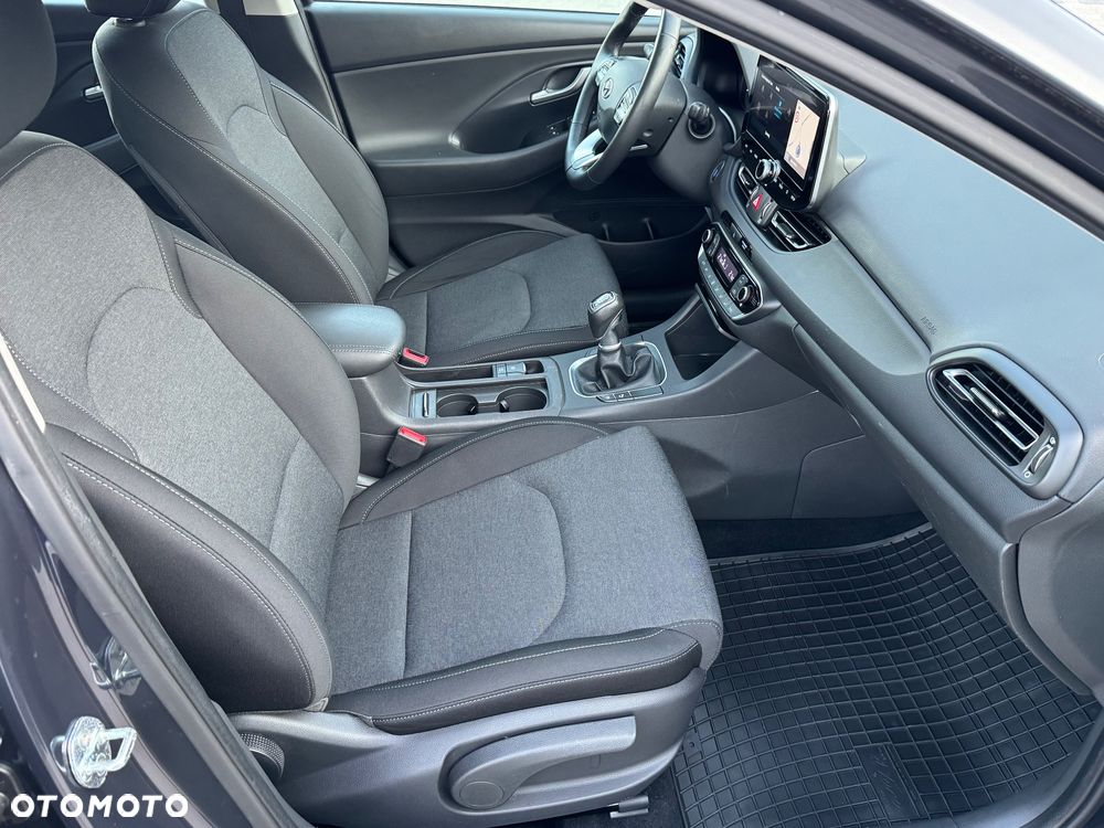 Hyundai i30 1.6 D Comfort - 11