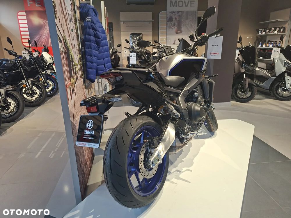 Yamaha MT - 13