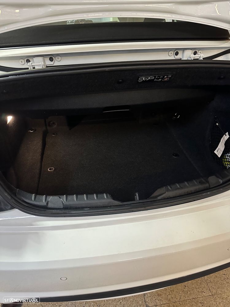 BMW 218 d Cabrio Pack M - 24
