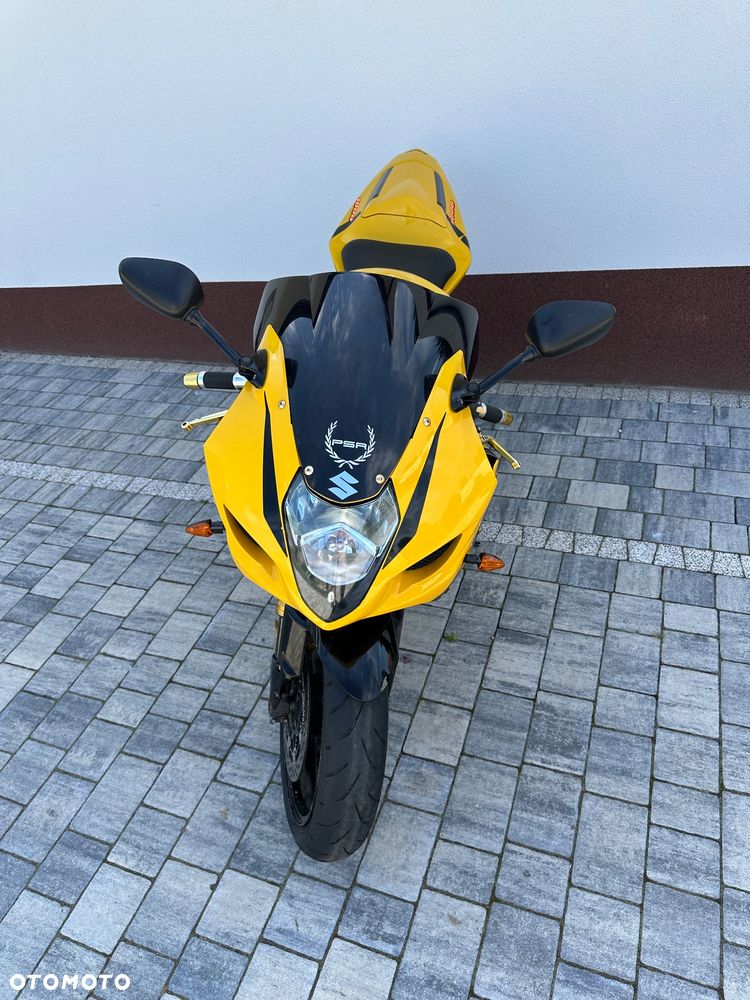 Suzuki GSX-R - 6