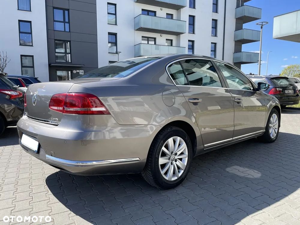 Volkswagen Passat 2.0 TDI DPF BlueMotion Technology Highline - 5