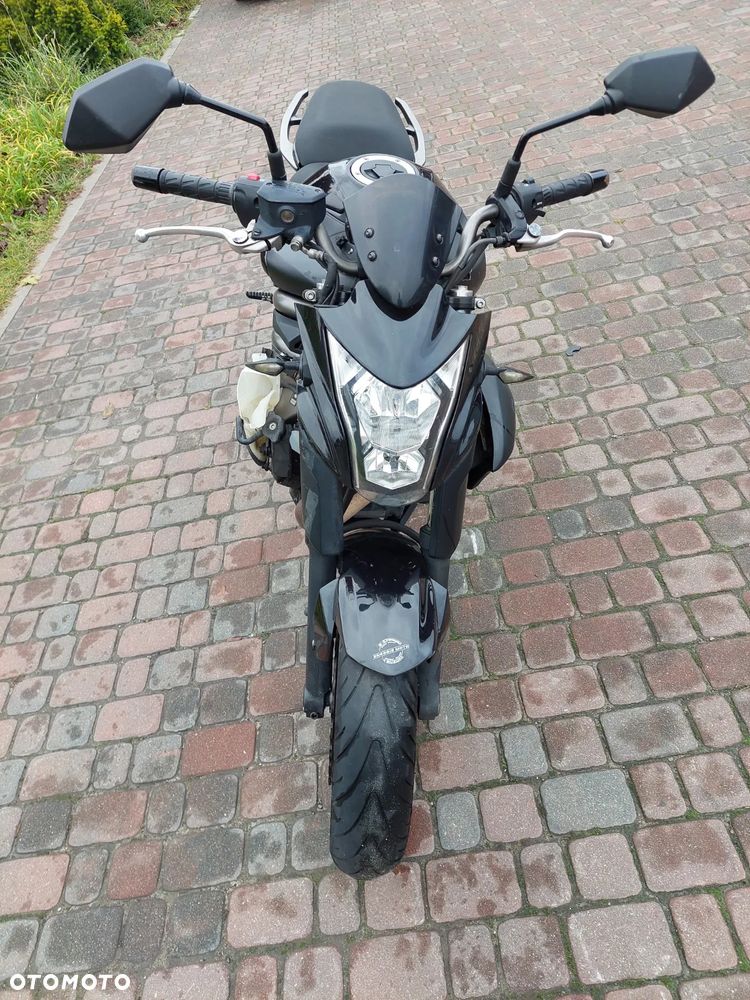 Kawasaki ER - 8