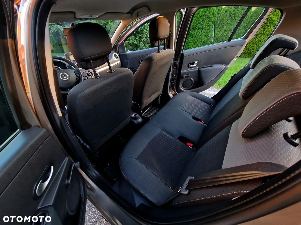 Renault Clio 1.2 16V Dynamique - 20