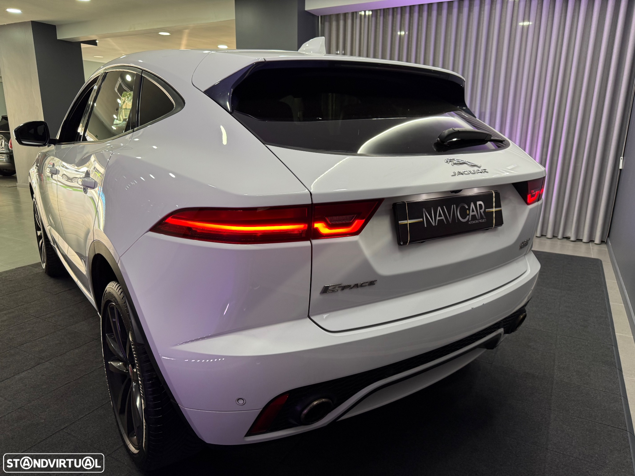 Jaguar E-Pace 2.0 i4D R-Dynamic HSE AWD Aut. - 10
